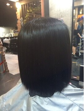 トリックストア(TRICK STORE) 縮毛矯正!!ギャンギャンに真っ直ぐ!!うねり?なにそれ?