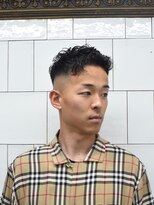 メリケンバーバーショップ コウベ(MERICAN BARBERSHOP KOBE)&nbsp;カジュアルアップバングスキンフェードパーマ