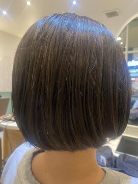 アンフィ 矢向(Anphi) 11-10 艶ボブ/秋スタイル/成人式