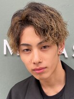 フィフス 原宿(fifth)&nbsp;【大人センターパート&濡れ感波巻きツイストスパイラルパーマ】