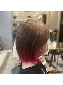ラッシュ(rush) 外はねボブ／インナーカラー