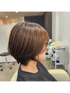 エメ(aimer) 丸みショートボブ