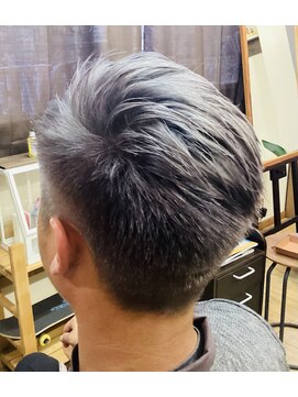 クローバー(CLOVER) 。