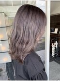 グレージュ切りっぱなしボブ前髪ありミニボブミルクティベージュ