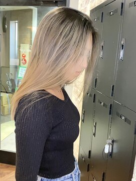 ソル オモテサンドウ 表参道 青山(SOL . OMOTESANDO) イヤリングカラーケアブリーチカラーダブルカラーインナーカラー