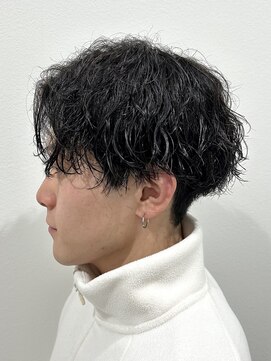 ヒュイル バイ ニアウ(Hwyl by Niau) ツイストスパイラルパーマメンズカットパーマスパイラルパーマ