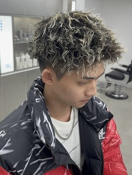 ロンド ローガン 名駅(Lond LOGAN) メンズホワイトメッシュ×ピンパーマツイスト