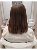 コーエン(cowen)&nbsp;美髪こなれミディ段カット明るめカラー短め前髪グレージュ40代