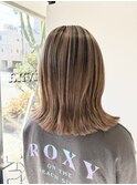 ミディアムレイヤー×バレイヤージュ