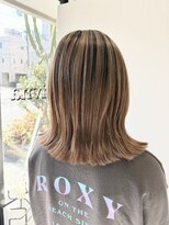 リヴナ(Livna)&nbsp;ミディアムレイヤー×バレイヤージュ