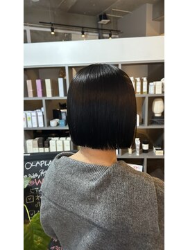 オラプラノ(olaplano) 切りっぱなしボブ
