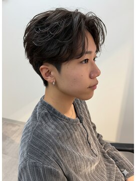サンバイセライロ 千葉(SAN. by celilo) MEN’S HAIR/フェザーパーマ/刈り上げセンターパート/Ayana