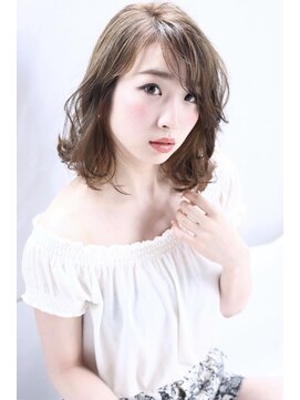 メレット(Meret) ひし形シルエット柔らかいナチュラルベェージュカラー