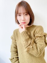 ネイヴィル オモテサンドウ(navile omotesando)&nbsp;アッシュブラウンのシースルーワンカールボブ