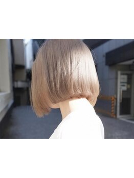 透明感・艶感どちらも馴染ませる絶妙な髪色は【nude】 が推すoriginal。