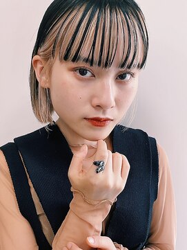 レミ(lemi est) インナー/ブリーチオンカラー/ボブショート/グレージュカラー