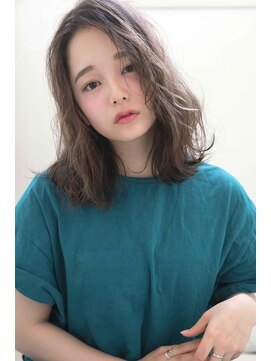 レイ(ray.) ☆くびレイヤーエモージュデザインカラーシルキーベージュミディ