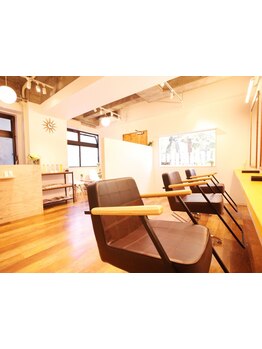 大型店の雰囲気や、美容室が苦手な方にもおすすめ♪お客様だけのプライベート空間で癒しのサロンタイムを◎