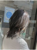 オリーブグレージュonイヤリングカラー