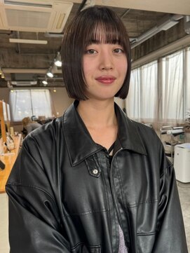 トナリ(tonari) 黒髪 ミニボブ ぱつっとボブ フルバング【鹿児島中央】