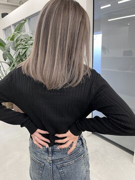 ティミー(Timmy) ボブ　バレイヤージュ　シャドールーツ