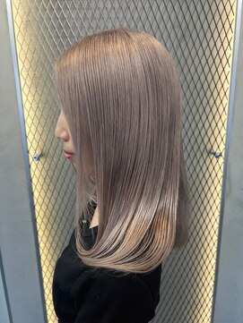 スリー バイ ベルベット 博多(THREE... by velvet) ミルクティーベージュ/ブリーチカラー/ダブルカラー