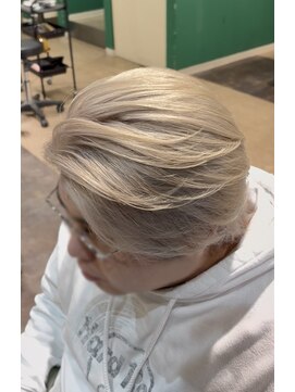 ネオンズ 南郷18丁目店(NEON´S) 【札幌白石 ハイトーンカラー(ホワイトベージュ')松本 凌弥】