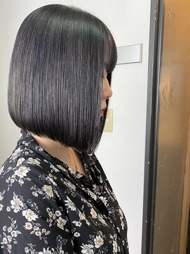 リルア 博多(LIRUA) ストレートボブ×ダークグレー
