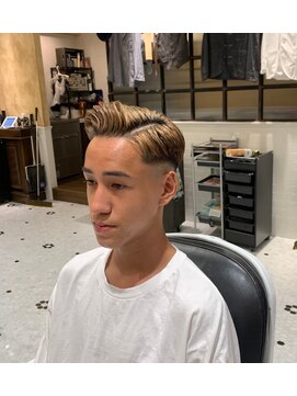 ルドローブラントオオサカ(LUDLOW BLUNT Osaka) 【LUDLOW BLUNT】七三分け サイドパートライン 金髪フェード