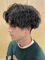 ニアウ 伊勢崎連取店(Niau)&nbsp;センターパートツイストスパイラルパーマメンズ波巻きパーマ