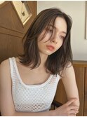 オリーブグレージュ
