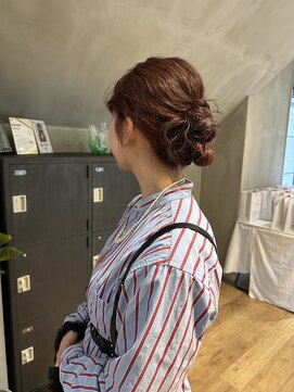 ニキータ(Nikiita) 〈パーマ風スタイリング〉