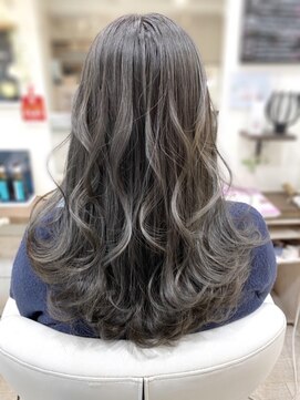 ヘアアンドメイク フィーゴ(Hair&Make FIGO) グレイアッシュ