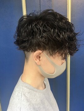 エレナ(elena) 刈り上げマッシュ×スパイラルパーマサイドグラデーション