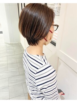 ビーハイブアヴェダ PARCO2店(BEHIVE AVEDA) ハイライトカラー×前下がりショート