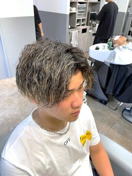 ノイセル(Noisyle) ハイライトツイストスパイラルセンターパート