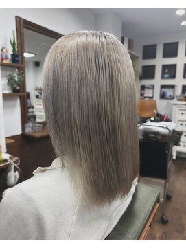 ヘアーズ ベリー 竹鼻店(hairs BERRY) ホワイトグレージュ
