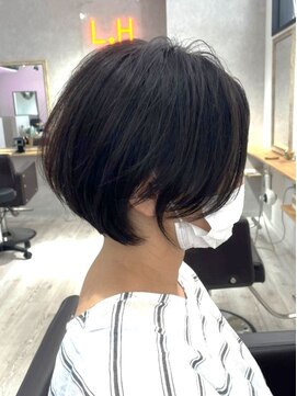 ナウアズ(now as.) 癖毛を活かしたショートボブ【カドワキ】