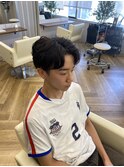 スーツ短髪ツーブロック束感黒髪シークレットパーマ流行