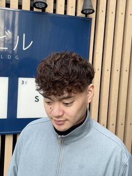 エレノア 梅田 大阪駅前第4ビル店(Eleanor) スペインカール メンズカット パーマ