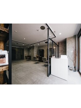 【円山公園駅徒歩5分】大人女性の為のワンランク上のsalon《ショートカット×白髪ぼかし》が人気◎