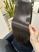 エミュスト(Emuest) 髪質改善トリートメントとレイヤーカット