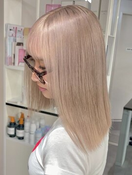 ベレーザ 渋谷神南(Beleza) 16804抜きっぱなしブロンドハッシュカットホワイトブロンド
