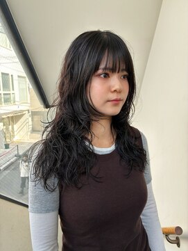 カート バイ デコ(Kurt by DECO) 《竜矢》たっぷりレイヤーと大きめカールパーマ