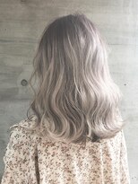 ユキオ(Yukio) 春カラーブリーチ透明感ハイライト20代30代艶髪ミルクティー