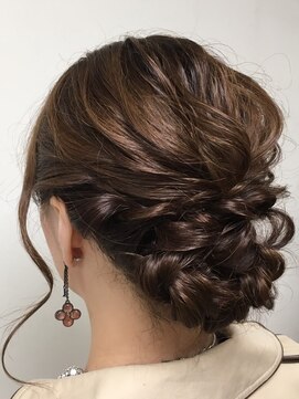 ラックスビー オオサカ  梅田茶屋町店(LUXBE OSAKA) byAKI 【梅田茶屋町店】