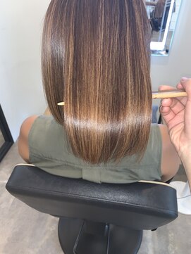 アールサロン アオヤマ(Rr SALON AOYAMA) プラチナミネコラ