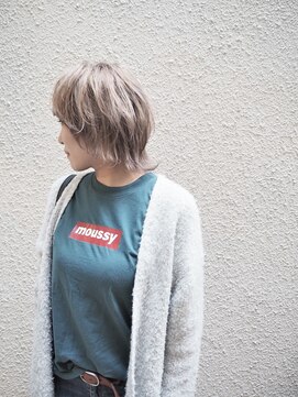 コニ(Coni) ♪百瀬俊幸♪ウルフボブハイトーンミルクティーカラー