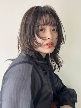 シスタ(SISTA) ミディアムウルフ/レイヤー/レイヤーウルフ/ベージュ