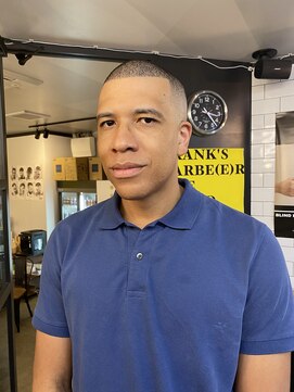 フランクスバーバーザスタンド(Frank’s barber the stand) スペインカール/スパイキーショート/フェザーパーマ/飯田橋E